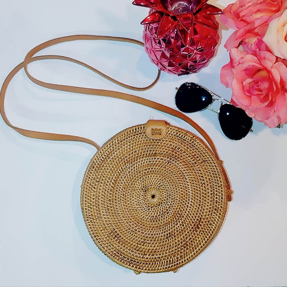 🔆Woven Rattan and Leather Circle Bag